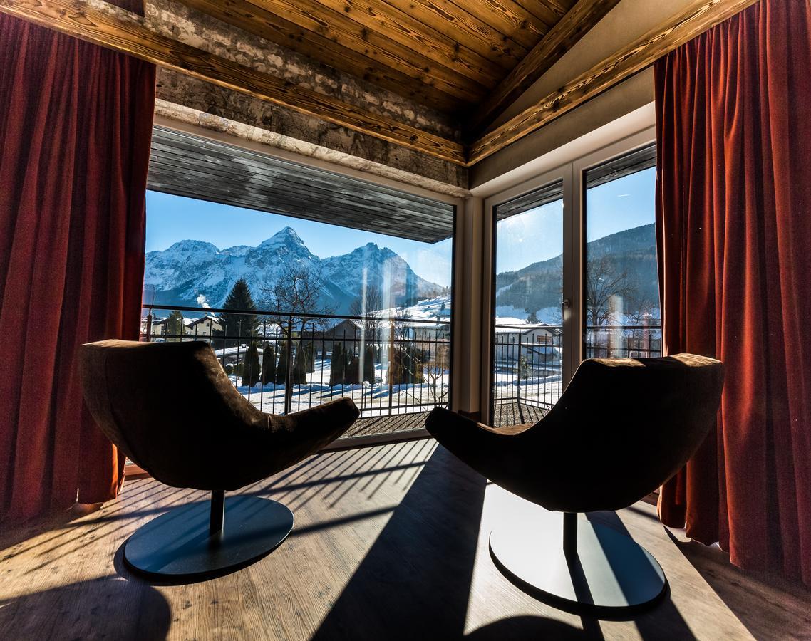 Alpendomizil Zugspitze Lermoos Ruang foto
